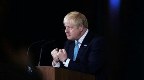 فوضى جونسون قطعت صلة بريطانيا بإرثها العريق  