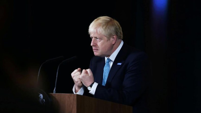 فوضى جونسون قطعت صلة بريطانيا بإرثها العريق  