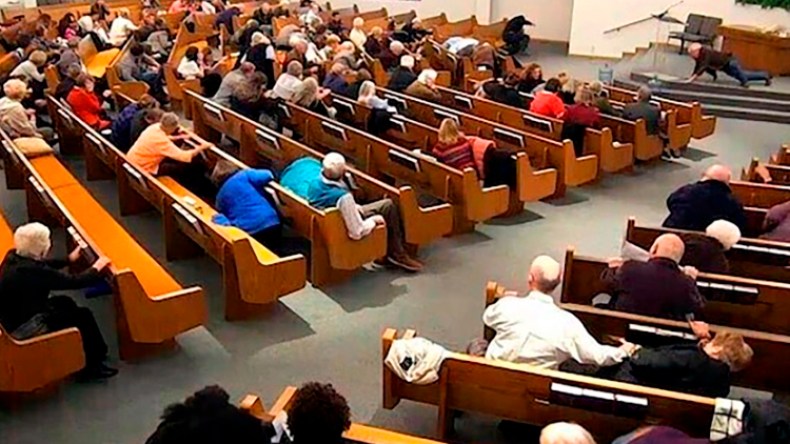 شاهد.. إطلاق نار في كنيسة بتكساس وسقوط قتيلين