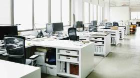 مؤسسات تفقد كوادرها وأرزاق في مهب الريح