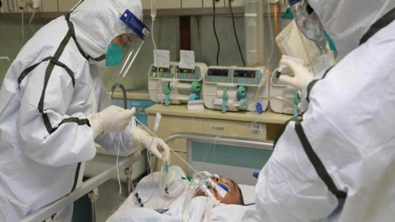 ذو العقل يشقى وأخو الجهالة يَنعَمُ!