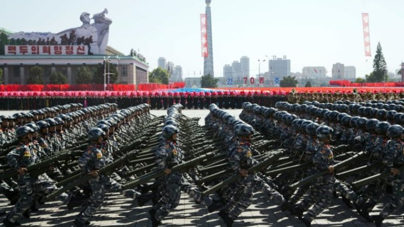 أقمار صناعية تكشف تجمعات ضخمة لجيش كوريا الشمالية