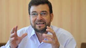 “حماس” أنشأت دولة في غزة وتطرح نفسها بديلا لمنظمة التحرير