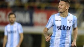 نجم لاتسيو يعود لقائمة اهتمامات برشلونة