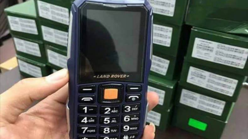 جزائريون يتهافتون على هواتف “لاند روفر”