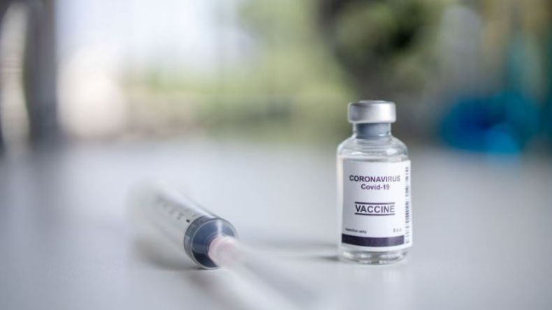 ماذا قال وزير الصحة البريطاني عن تعليق تجارب لقاح كورونا؟