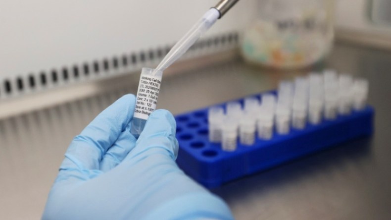 سباق تجارب لتطوير لقاح ضد كورونا (فيديو)