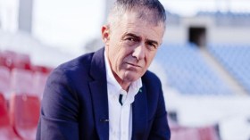 إقالة “ألكاراز” من تدريب فريق ألميريا