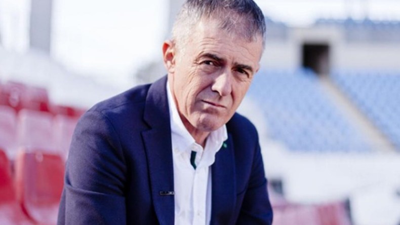 إقالة “ألكاراز” من تدريب فريق ألميريا