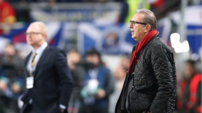 بُؤس جورج ليكنس!