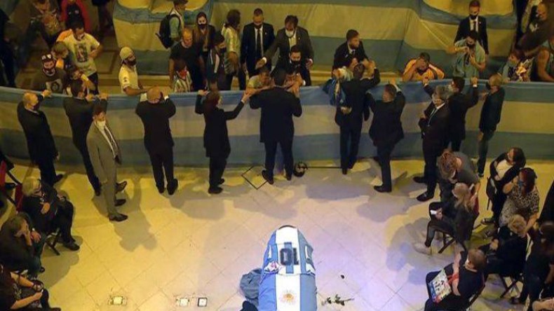 الأرجنتين: القصر الرئاسي يفتح أبوابه لإلقاء النظرة على دييغو مارادونا