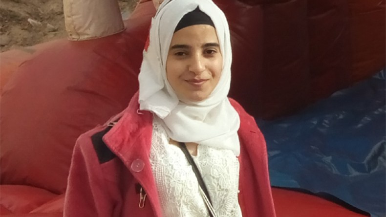 مرض سكوليوز يهدّد التلميذة مارية في مناعة بالمسيلة