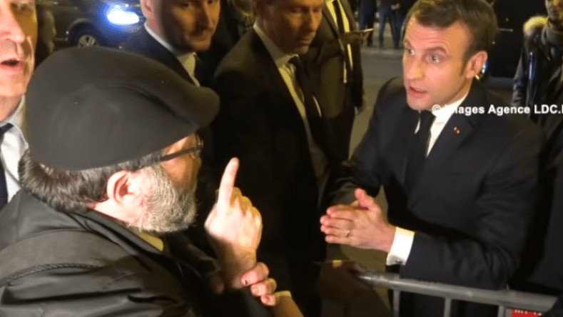 شاهد.. مواطن فرنسي يحرج ماكرون في باريس