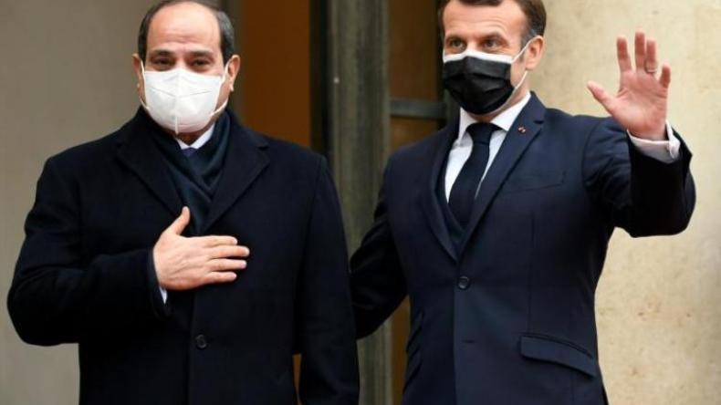 ماكرون يشكر السيسي على دعمه بعد حملة مقاطعة فرنسا