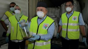 ماليزيا تكتشف أكبر شحنة نفايات سامة