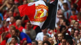 أنصار مانشستر يهاجمون ملاك الفريق