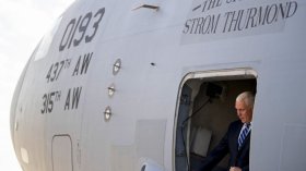 نائب ترامب يزور العراق بشكل مفاجئ