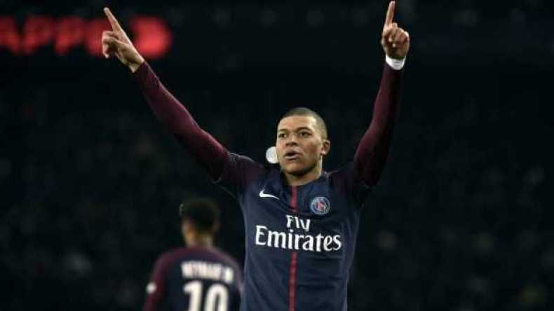 مبابي يتفوق تهديفياً على ميسي ورونالدو في سن 19 عاماً