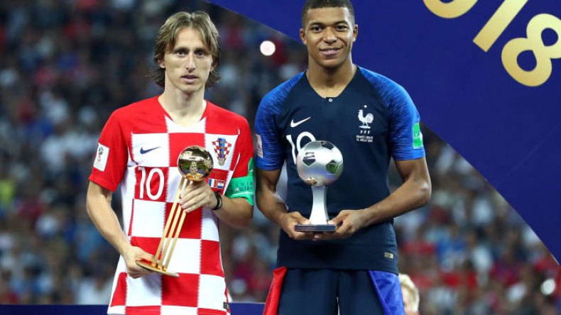 الفيفا تكشف عن “التشكيلة المثالية” لمونديال روسيا