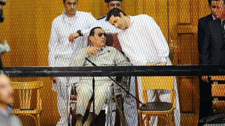 تأييد إدانة مبارك ونجليه بتهم فساد
