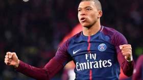 والدة مبابي تتواصل مع إدارة الريال