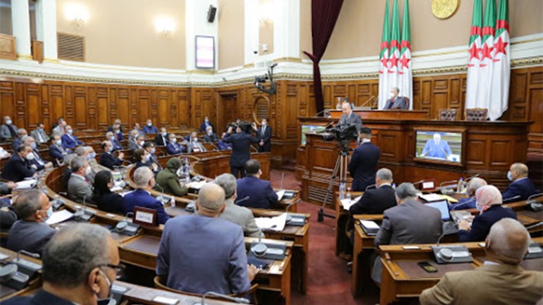 مجلس الأمة يصادق على قانوني المالية والإختطاف