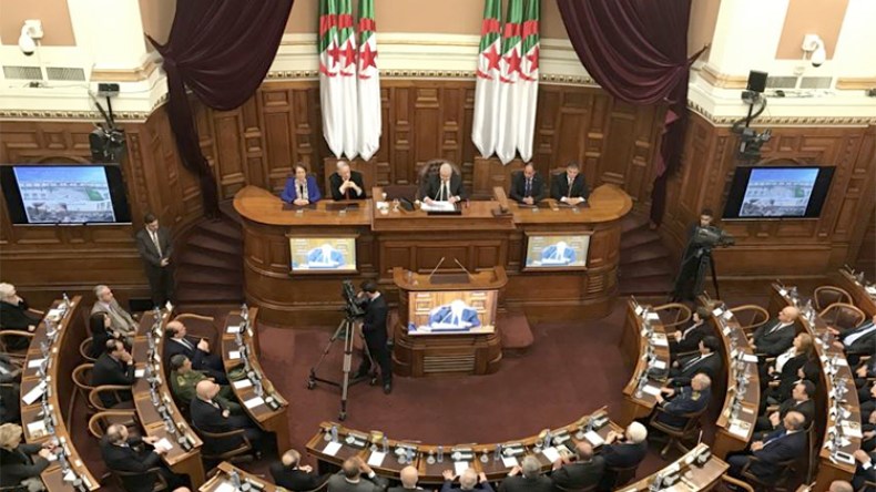 سيناتورات يحاكمون واقع الصحة ويتخوّفون من زوال مجانية العلاج