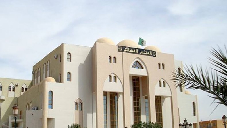 جنايات بسكرة تفتح ملف قاتل عائلة من ثلاثة أفراد ببسكرة