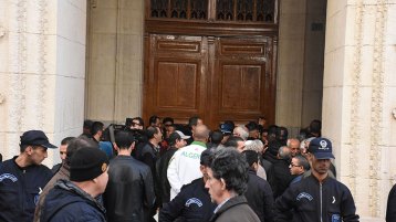 الوزراء يُسجنون أيضا!