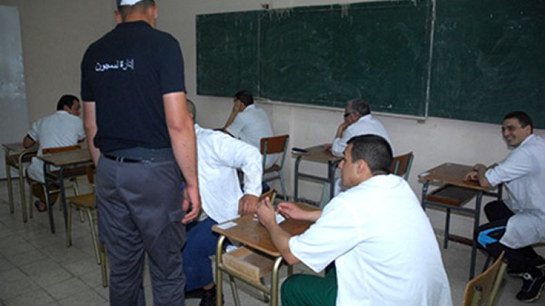 محبوسون يتحصلون على شهادة الدراسات الجامعية التطبيقية