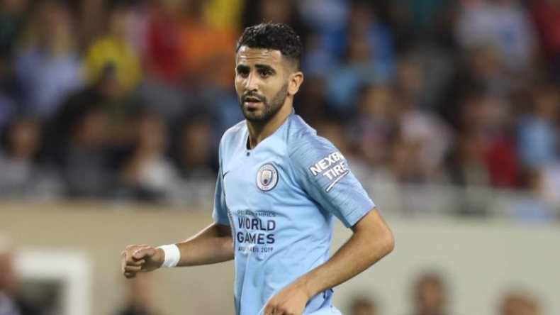 محرز يرتدي القفّاز في شهر أوت!