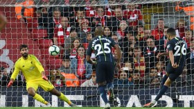 كلوب يصف ركلة محرز المهدرة بـ”الحظ المستحق”