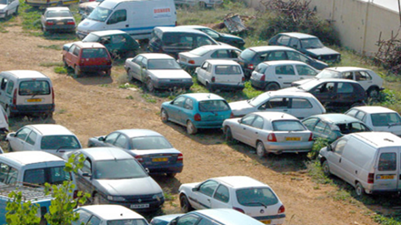 خروج مركبات من محشر في معسكر قبل انتهاء فترة الحجز