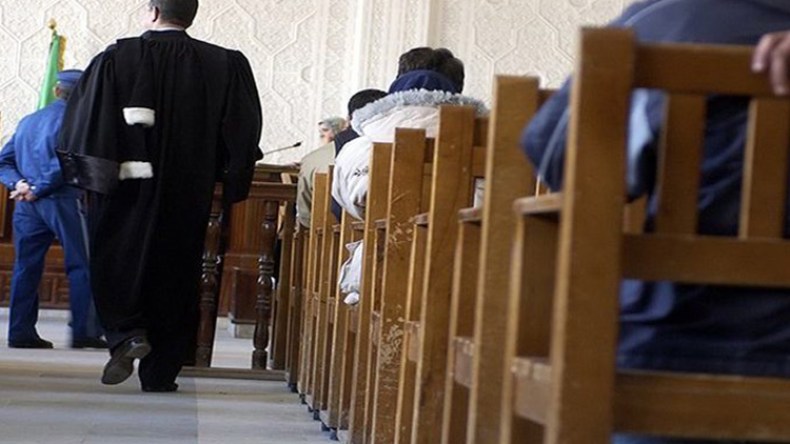 حرب بيانات بين نقابة القضاة والإتحاد الوطني للمحامين