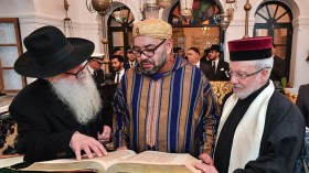 محمد السادس يرتمي أكثر وأكثر في أحضان الصهاينة