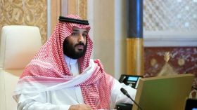 بن سلمان ونجله يزوران الأمير مقرن