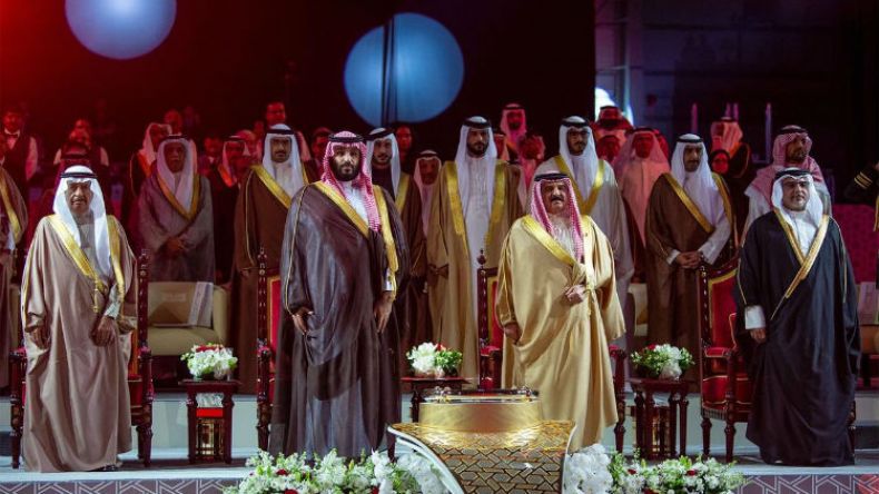 تدشين خط نفطي جديد بين السعودية والبحرين