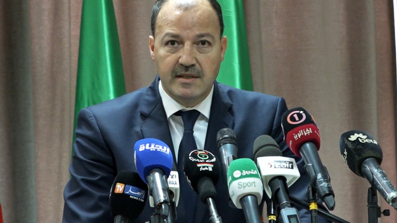 كرة القدم أخلاق ويجب تطبيق القوانين بكل صرامة