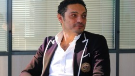 شاهد.. المعارض المصري محمد علي يعتزل السياسة