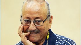 محمد الأخضر حمينه: العربي الوحيد الذي دخل “كان” وأغلق الأبواب