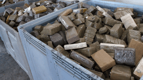 تفكيك شبكة وطنية للاتجار بالمخدرات في المدية