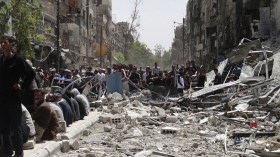 النظام السوري يمنع انتشال الجثث العالقة تحت الركام