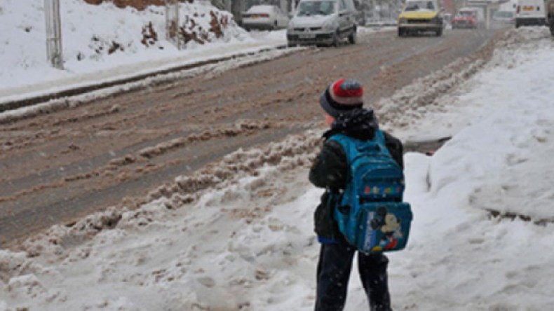 حجرات مدارس تحولت إلى مسابح وغرف تبريد بالبويرة