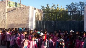 تلاميذ يشربون مياها ملوثة بإبتدائية ابن خلدون بغرداية