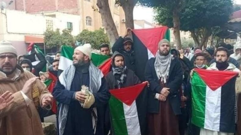 شاهد.. مدينة وجدة تنتفض ضد تطبيع المغرب