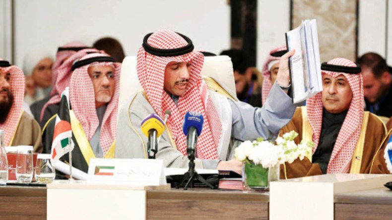 رجل في “العهد المخنّث”