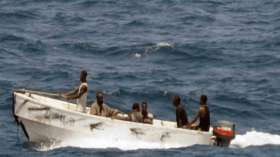 قراصنة يختطفون 12 شخصا من سفينة سويسرية