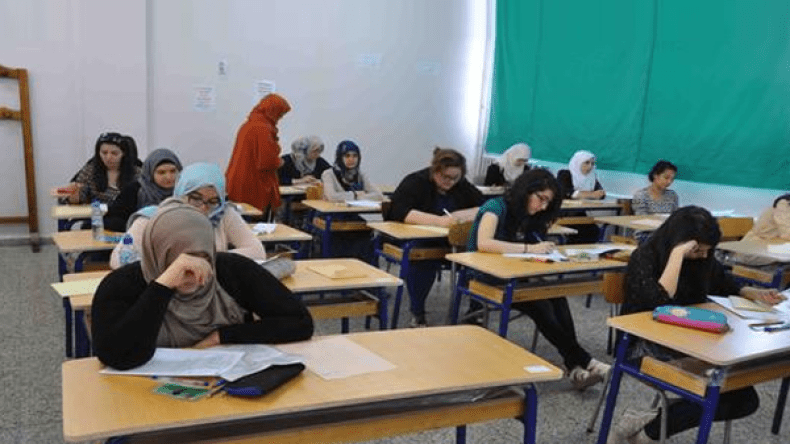 مسابقة لتوظيف أساتذة الابتدائي في أفريل.. ولا تسريح للتلاميذ أيام الإضراب!