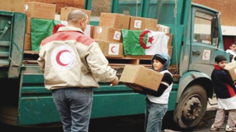 10 شاحنات جزائريّة من المواد الغذائية لمخيمات الصحراويين