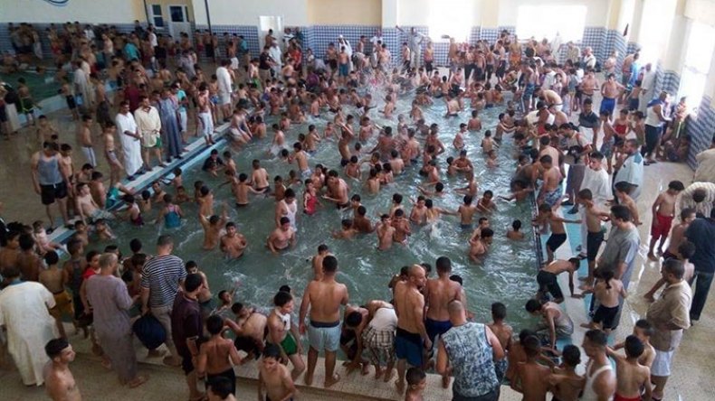 إنجاز مسبح مطلب أطفال قرية فقارة العرب بعين صالح